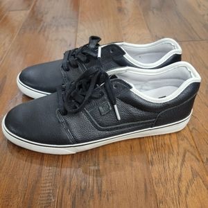 Leather DC shoes